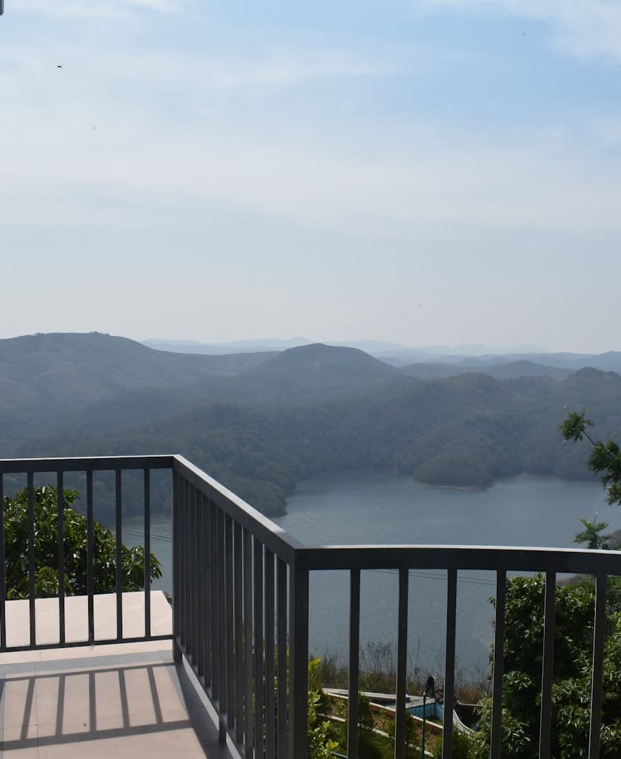 Varanda com vista para o lago
